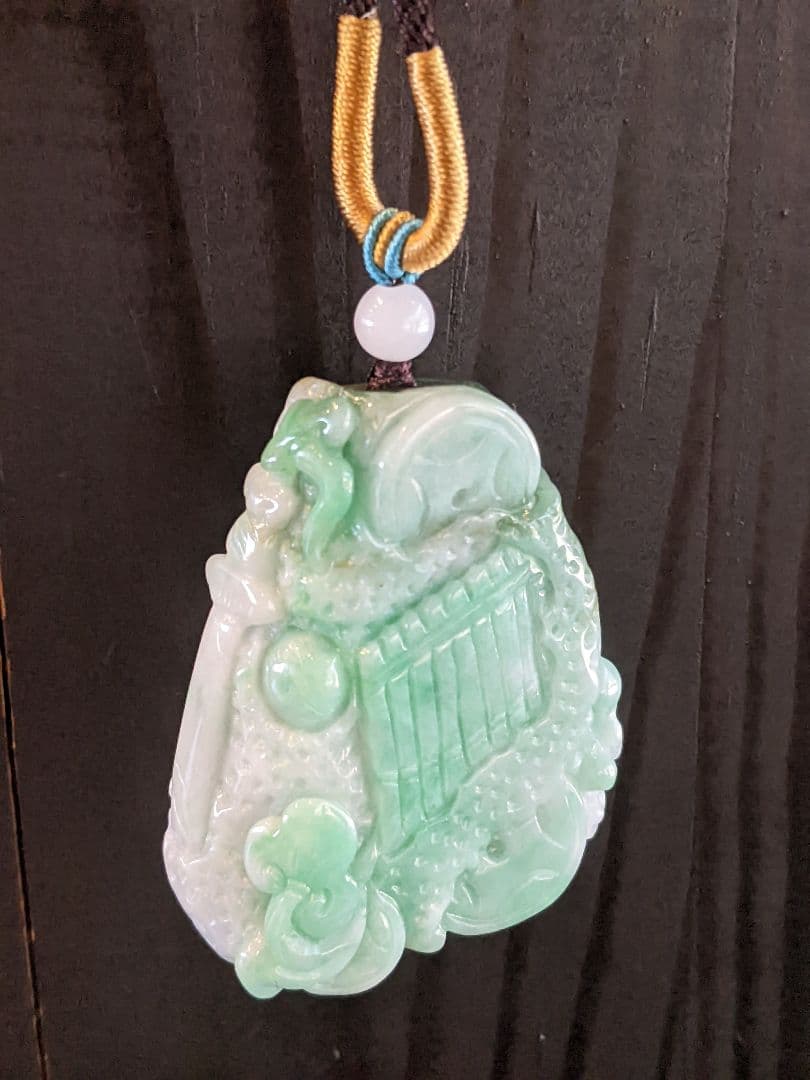 お守り本翡翠立体手彫りネックレス古代八種の神器レアコレクションジェイダイト