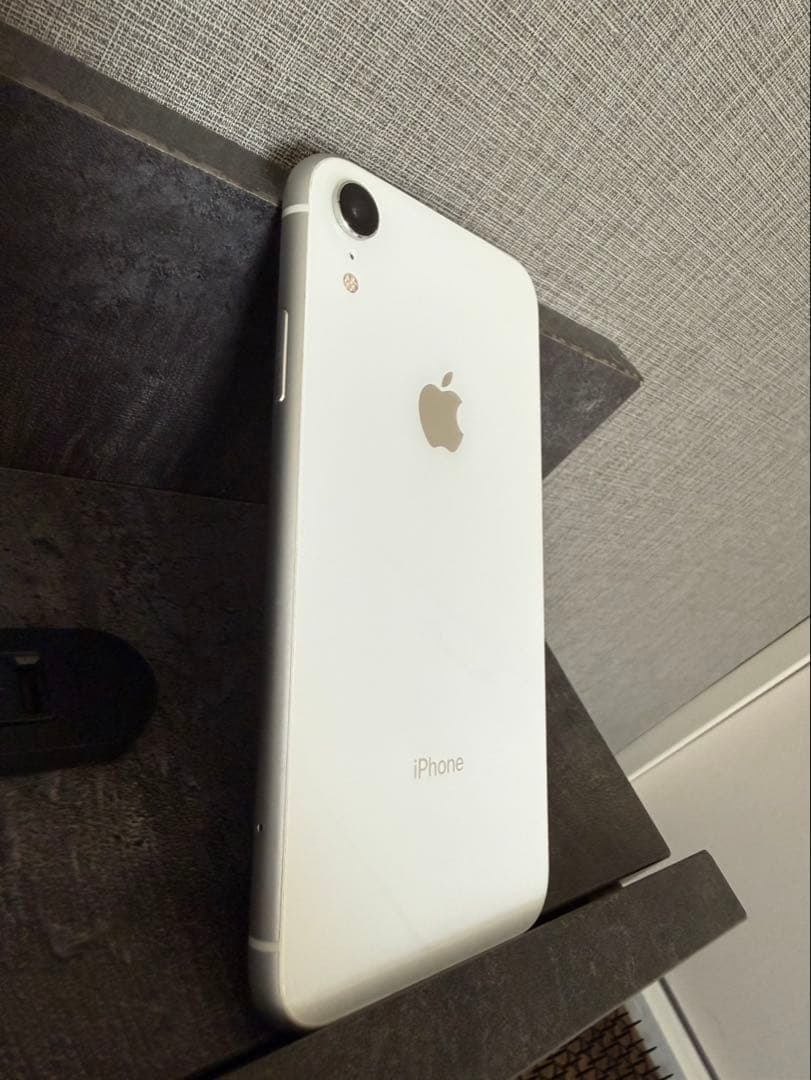 iPhone XR ホワイト 128GB SIMフリー