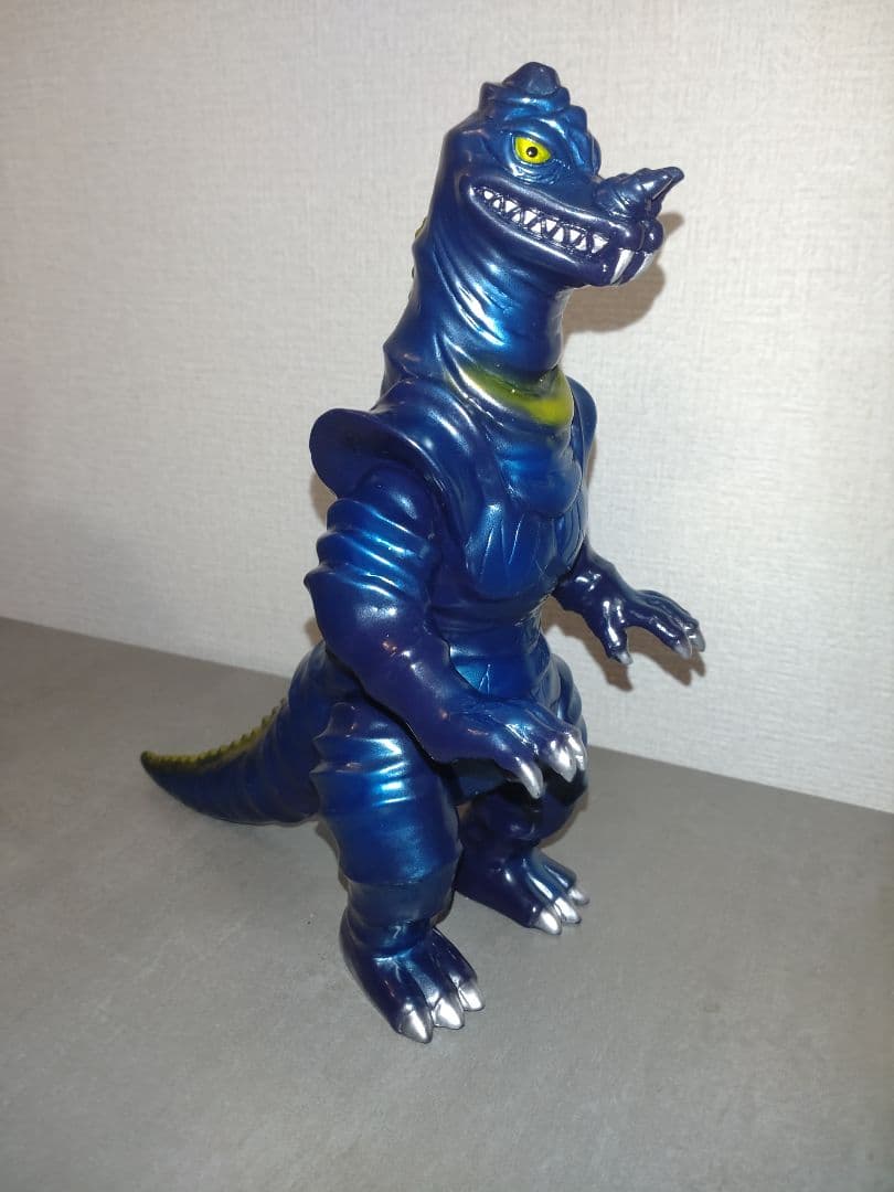 マーミット　世紀の大怪獣　クレッセント