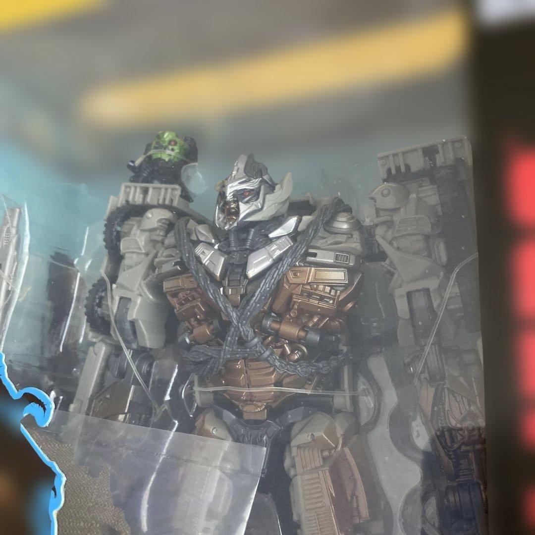 【新品未開封】TRANSFORMERS SS-27 メガトロン　スタジオシリーズ