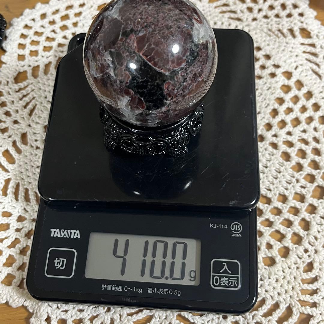 【天然石】ガーネットインヌーマイト　スフィア　丸玉　直径6.1cm 台座つき