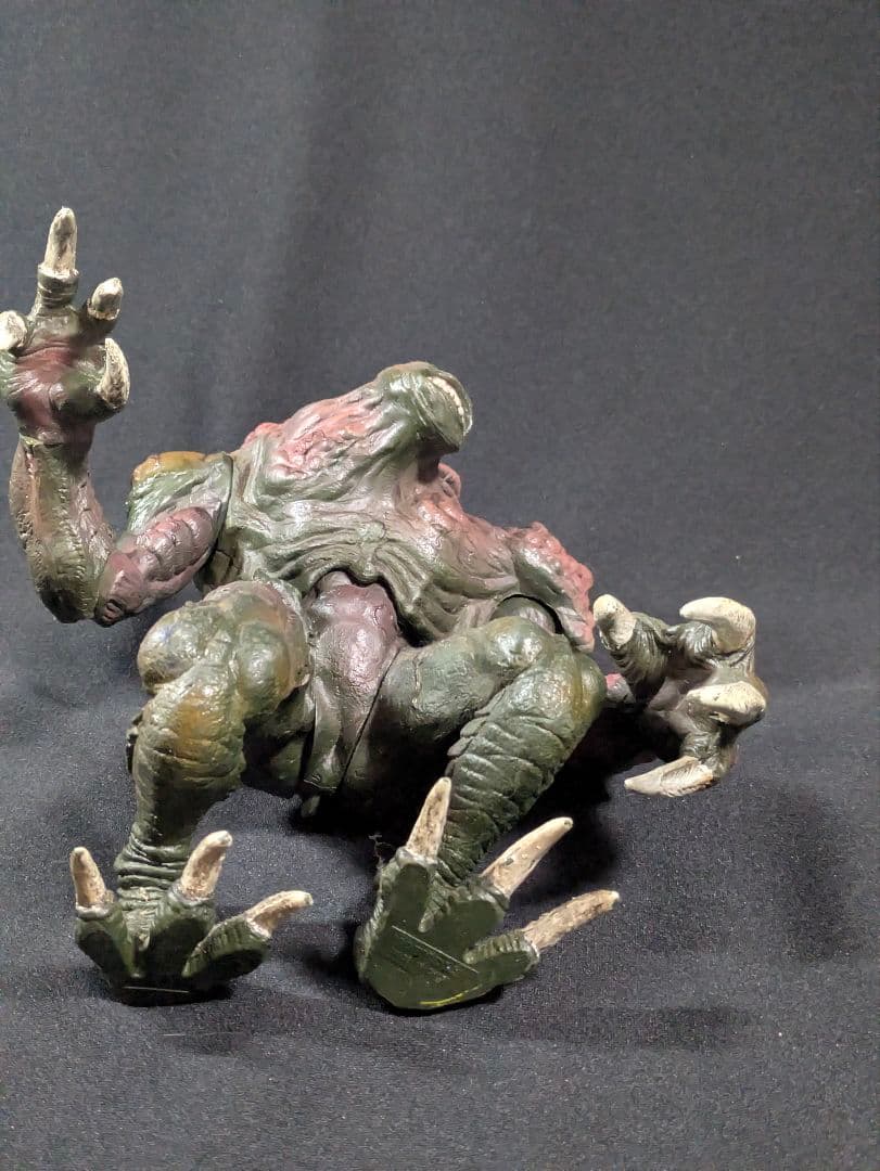 バイオハザード　アクションフィギュア　ハンターβ