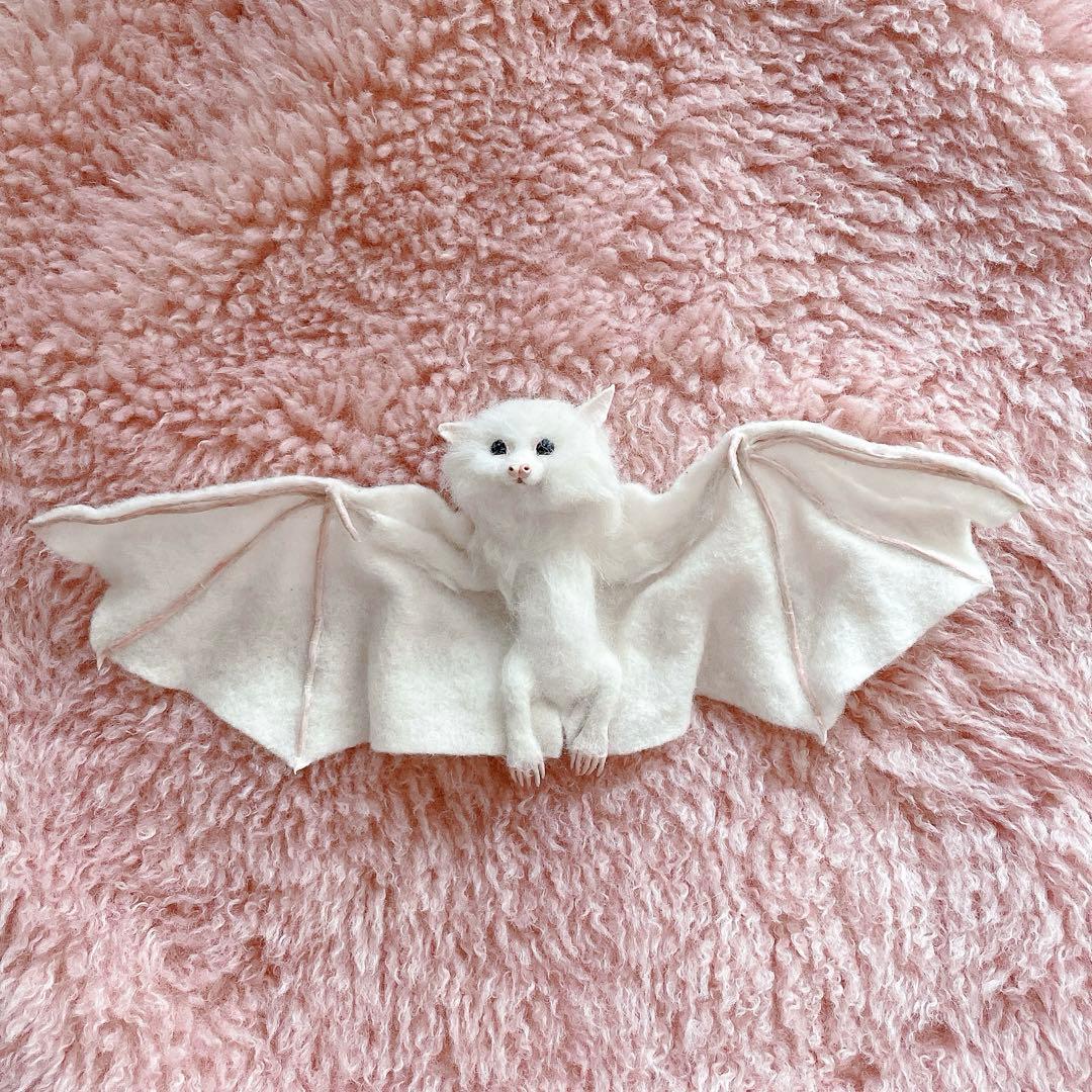 最終価格　白コウモリ　ぬいぐるみ　海外作家様　ハンドメイド