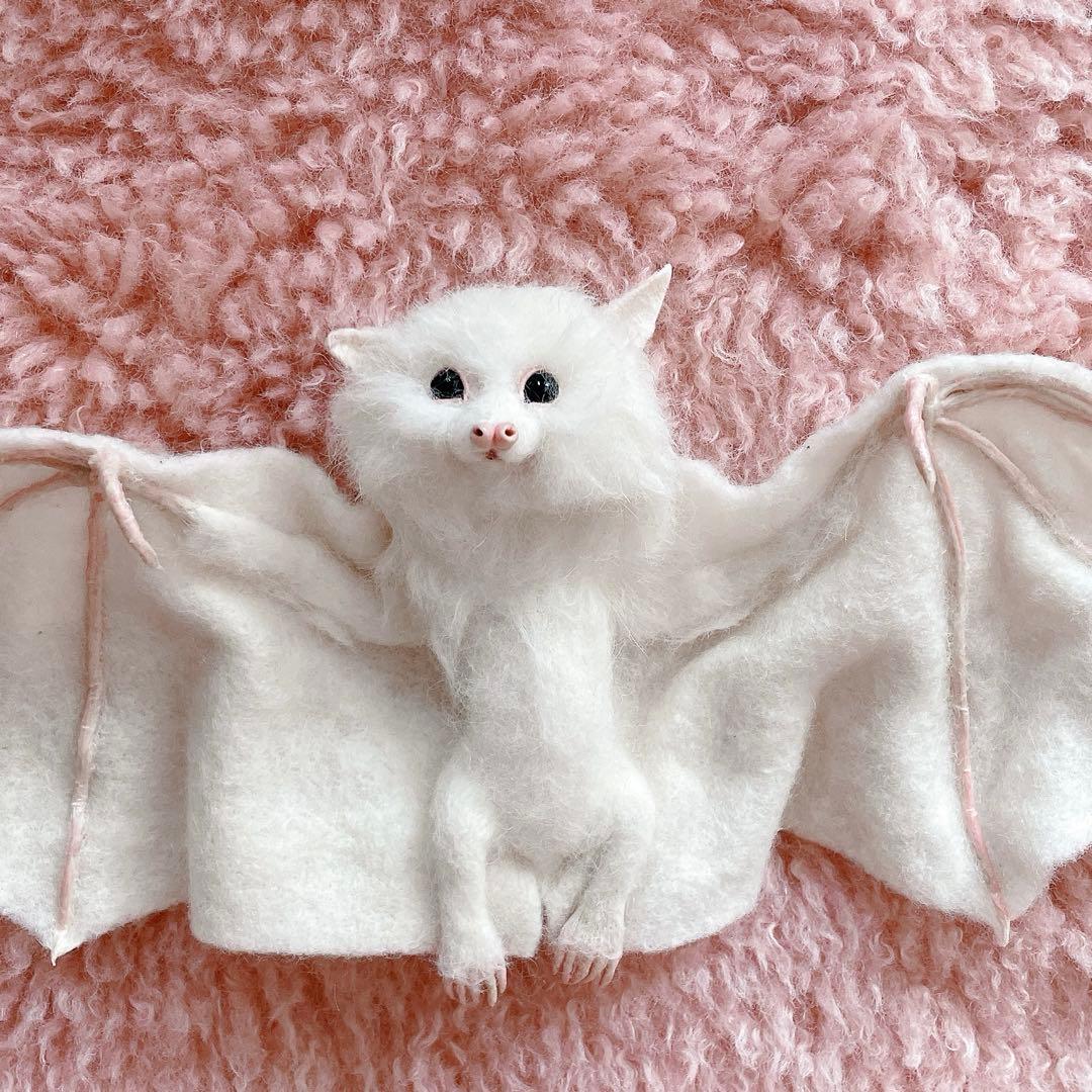 最終価格　白コウモリ　ぬいぐるみ　海外作家様　ハンドメイド