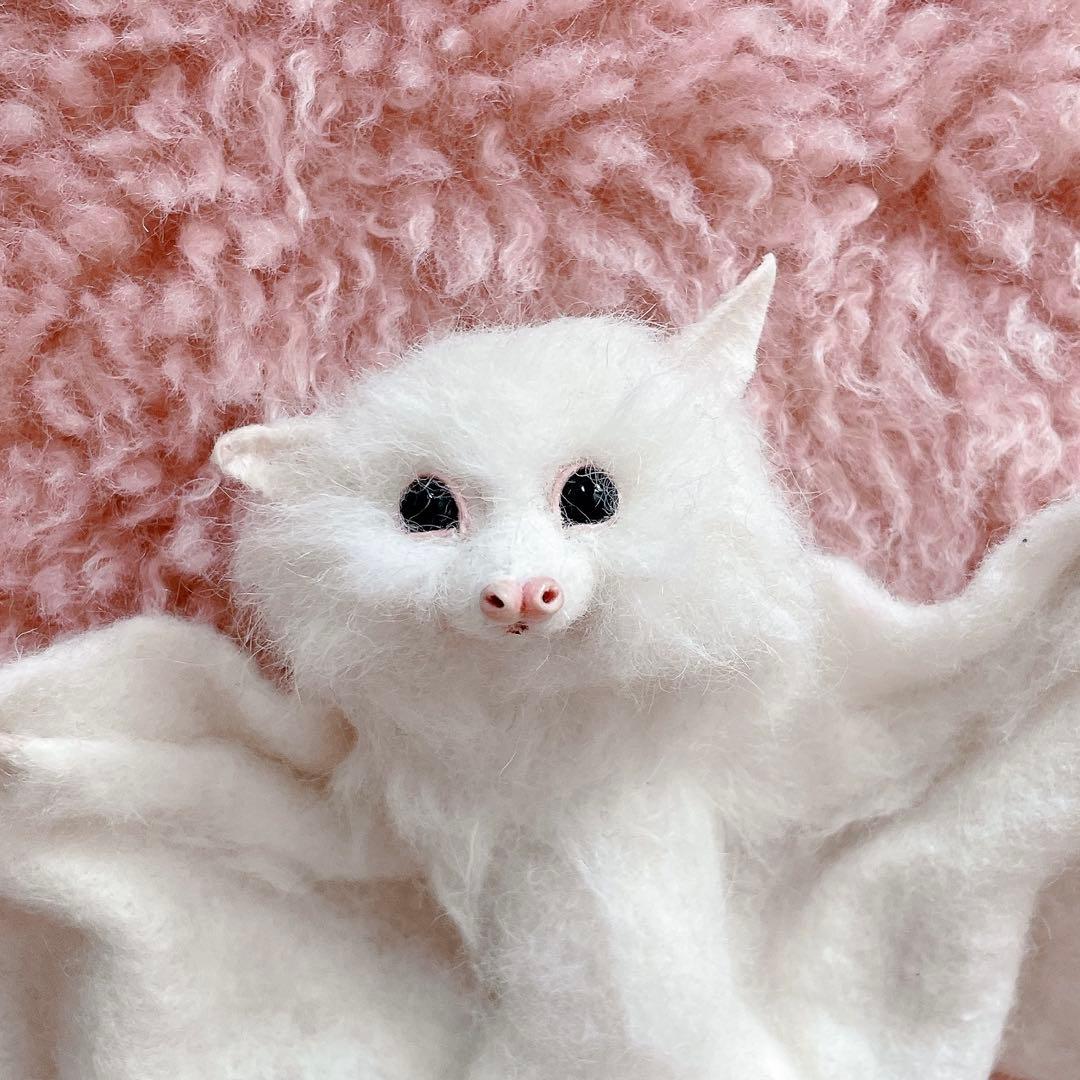 最終価格　白コウモリ　ぬいぐるみ　海外作家様　ハンドメイド