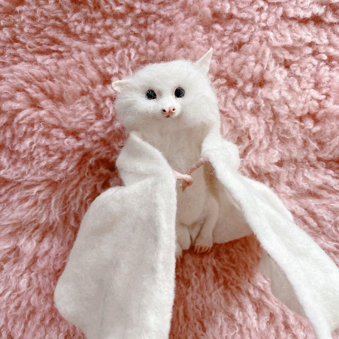 最終価格　白コウモリ　ぬいぐるみ　海外作家様　ハンドメイド