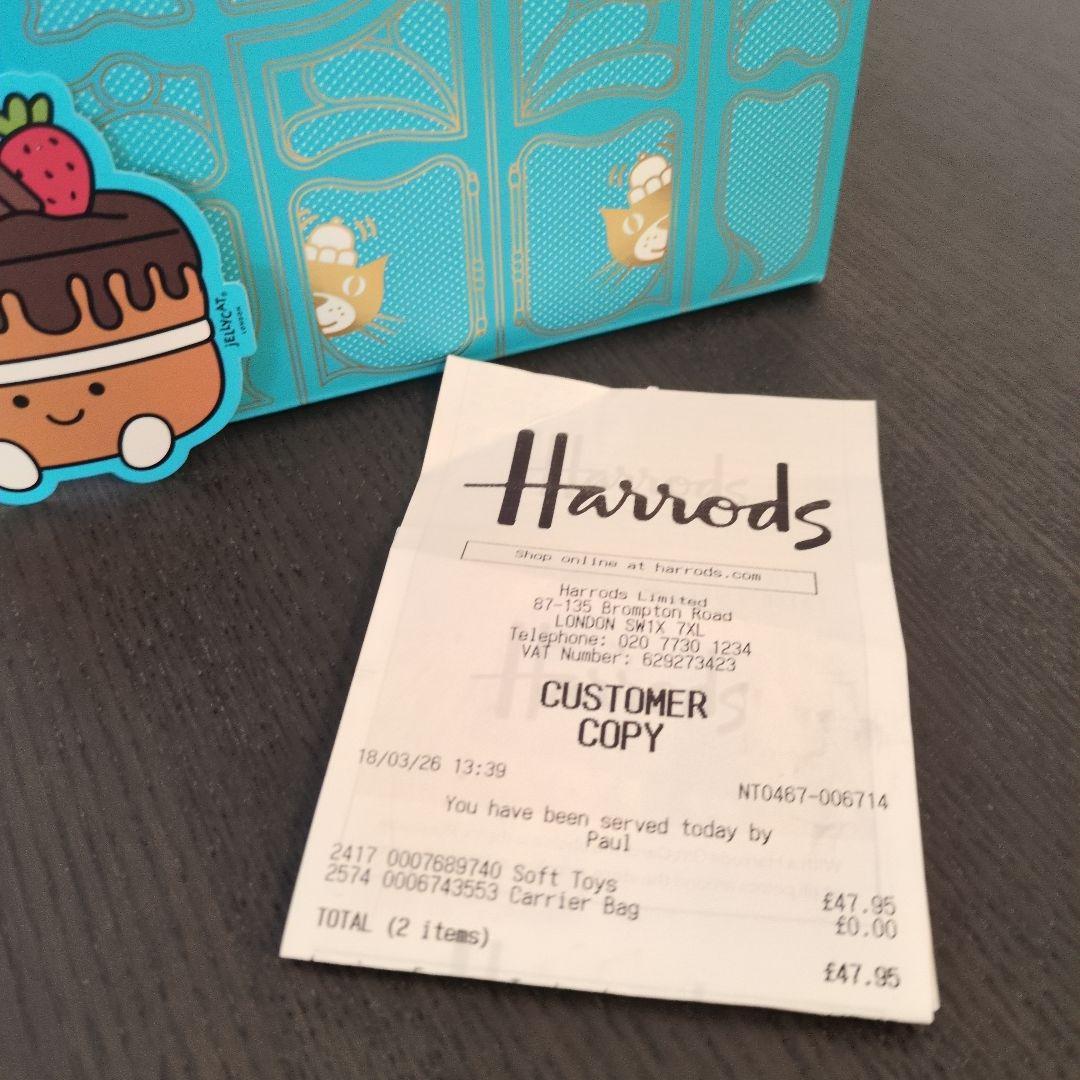 【新品】 ハロッズ限定 Glacy chocolatecake