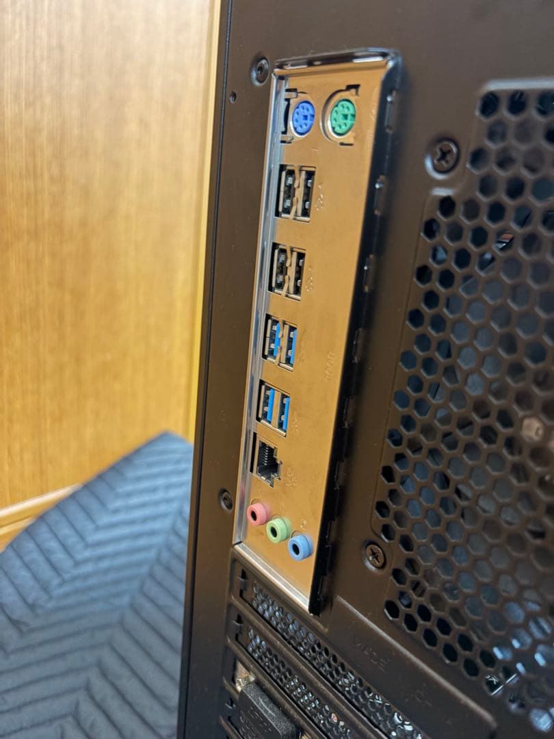 28コア56スレッド / メモリ128GB / Dual Xeon搭載