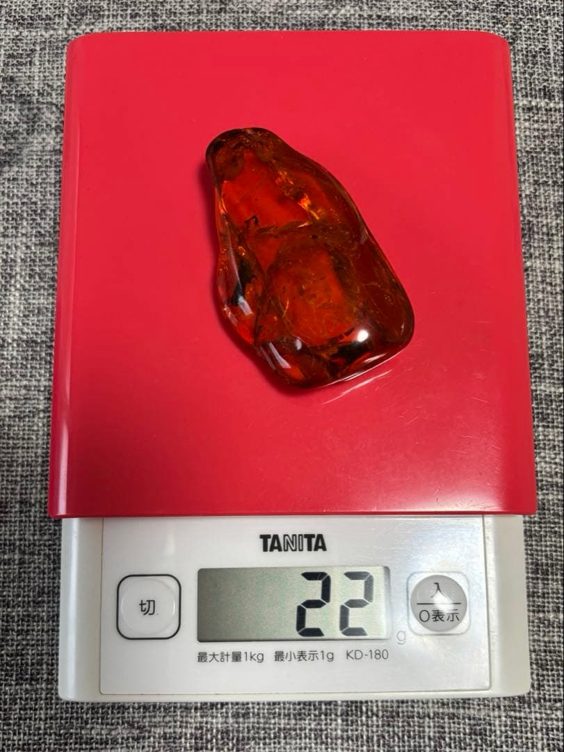 希少　大きいサイズ　虫入り琥珀　アンバー　天然樹脂　原石　22g