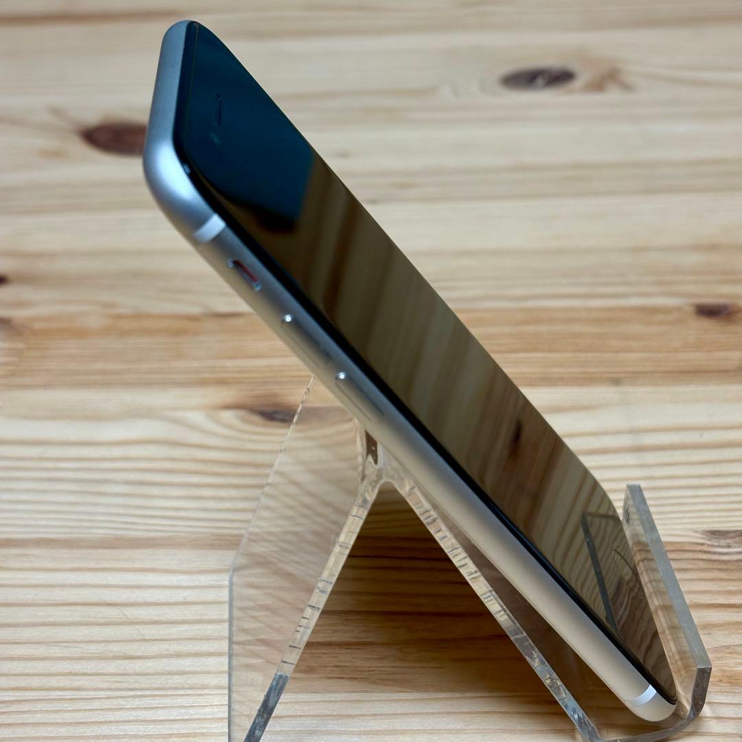 美品 iPhone SE 第2世代 64GB ホワイト SIMフリー 動作良好