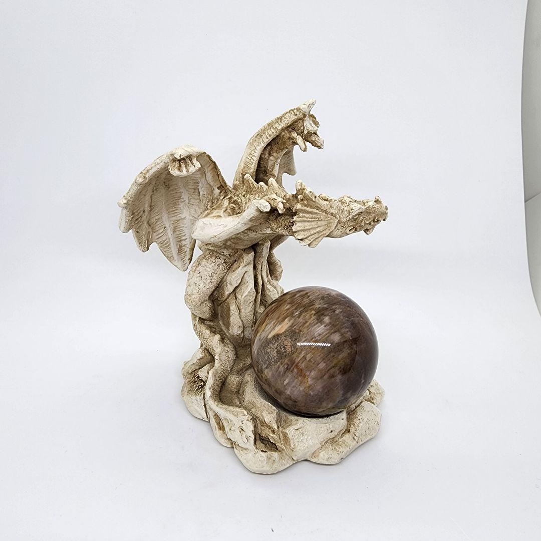 サンムーンストーンとドラゴンの台座