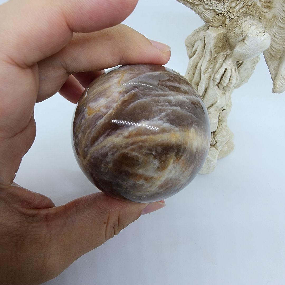 サンムーンストーンとドラゴンの台座