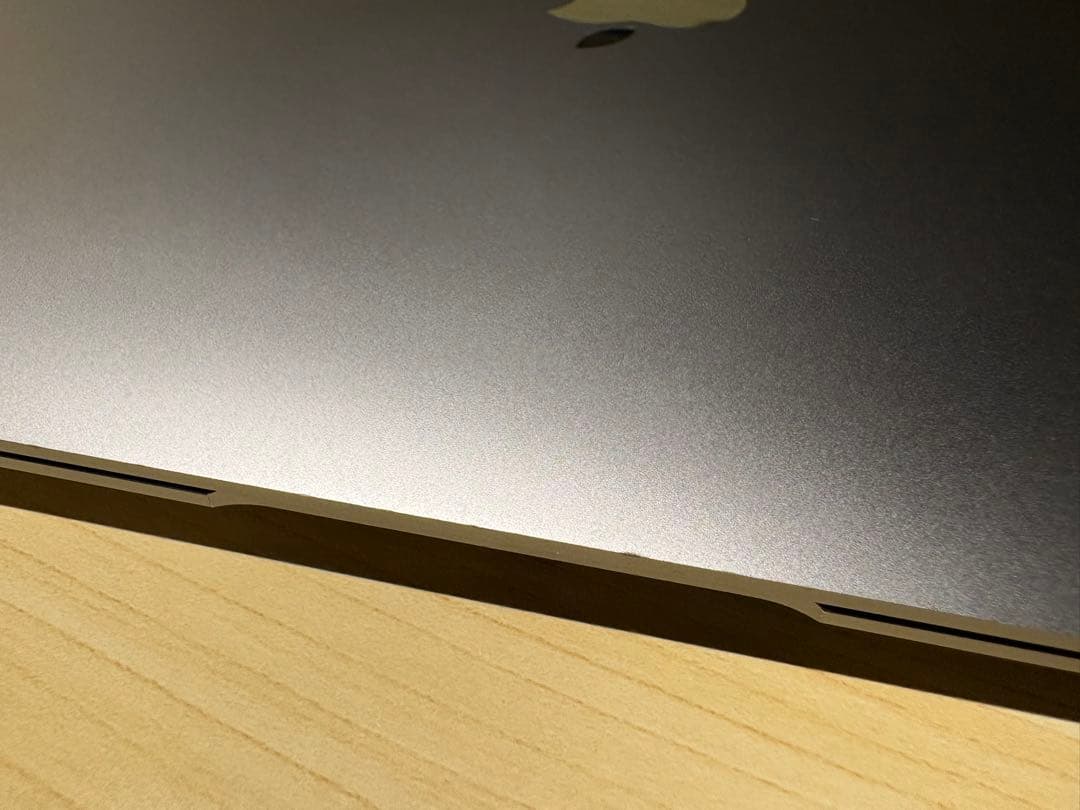 MacBook本体 Macbook Air M1 (2020) 8GB / 256GB