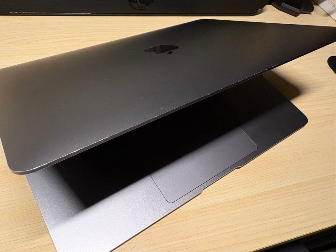 MacBook本体 Macbook Air M1 (2020) 8GB / 256GB