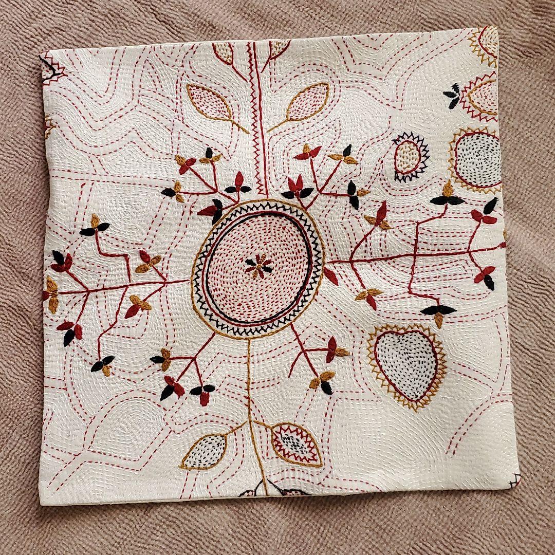 ●Special手刺繍ラリーキルト　クッションカバー　A