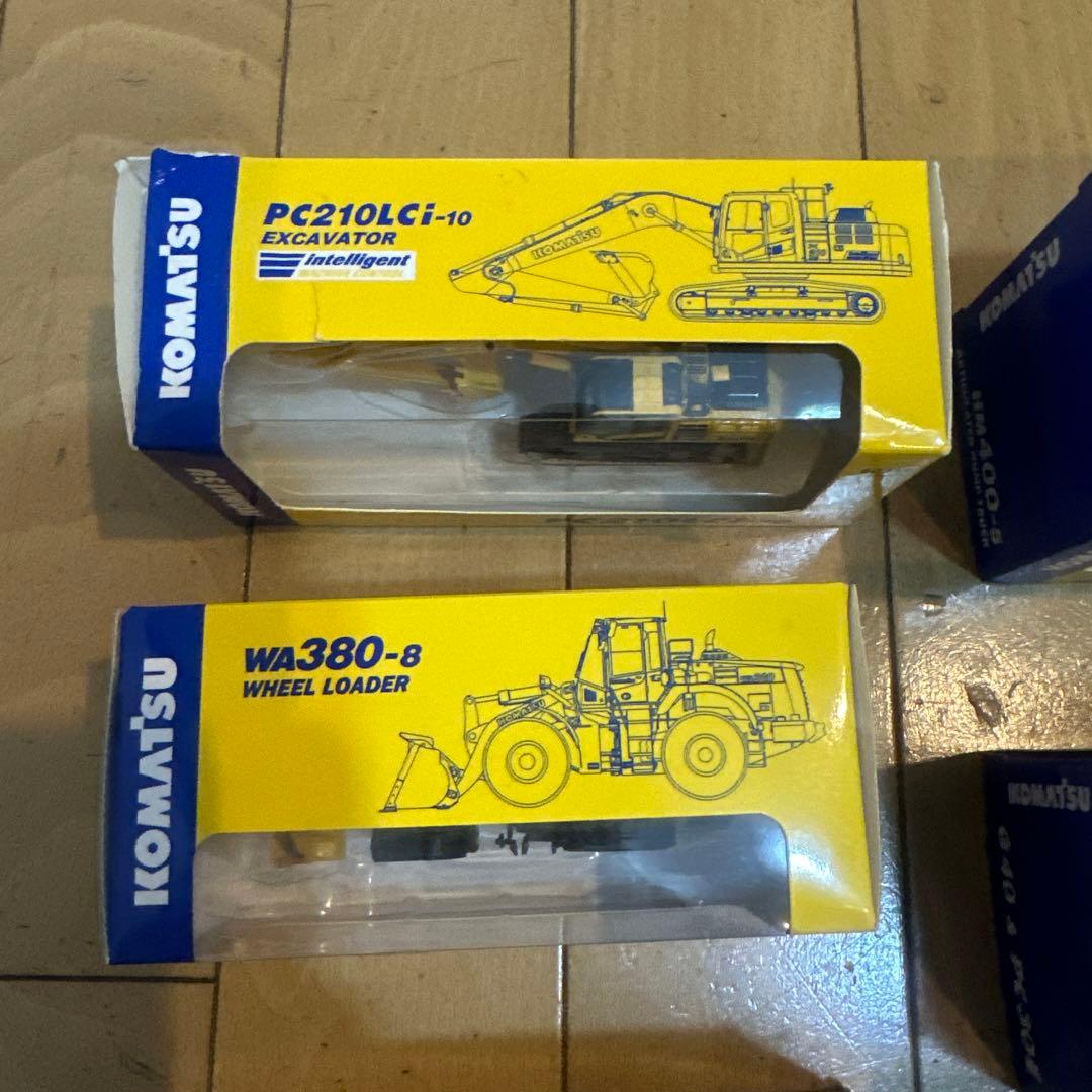 コマツ ミニカーセット最新以外11種　HＯサイズ　株主優待　オリジナル非売品