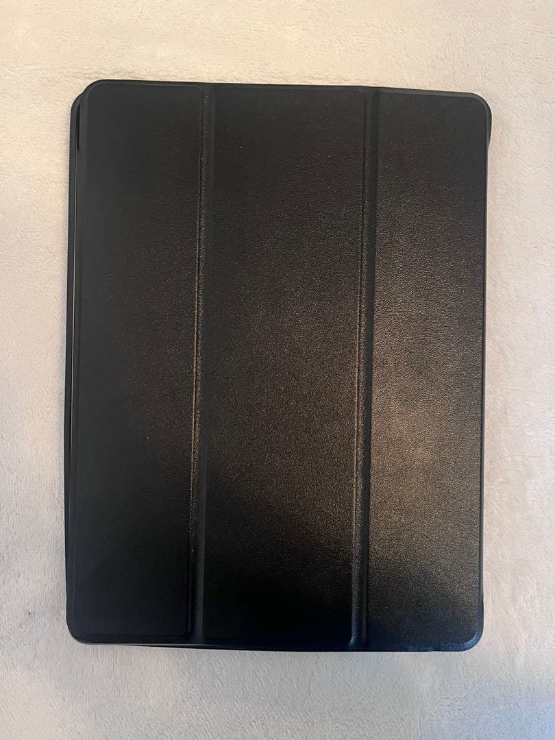 iPad Wi-Fi＋Cellularモデル 第7世代 32GB カバー付