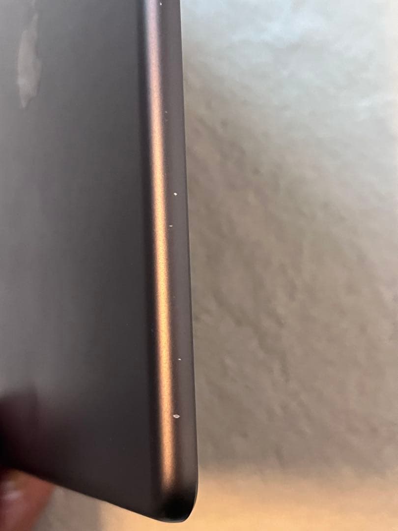 iPad Wi-Fi＋Cellularモデル 第7世代 32GB カバー付