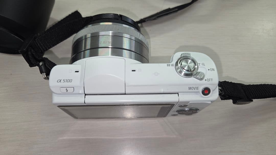 Sony α5100　ソニー ミラーレス　望遠、標準、単焦点　レンズ3本付