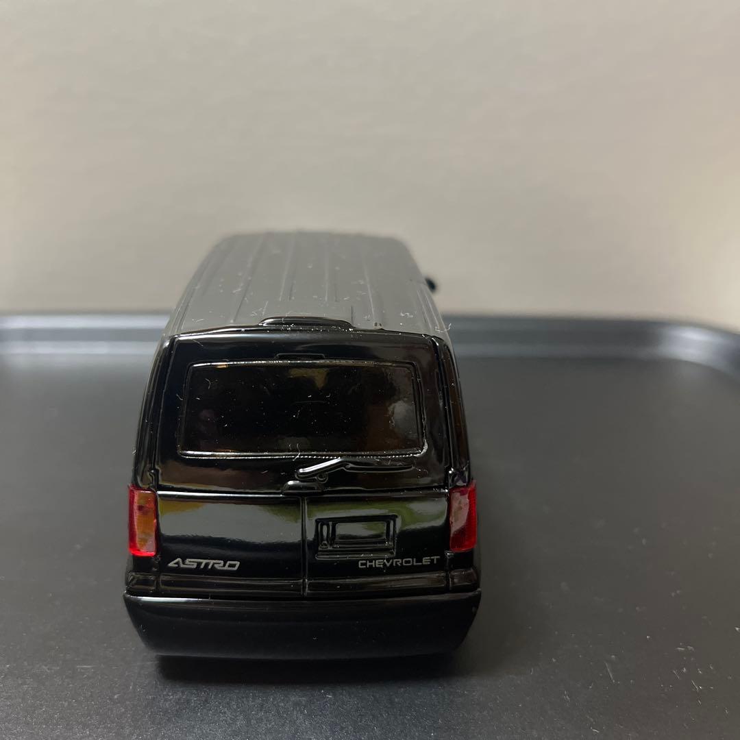 シボレーアストロ　プルバックカー　黒