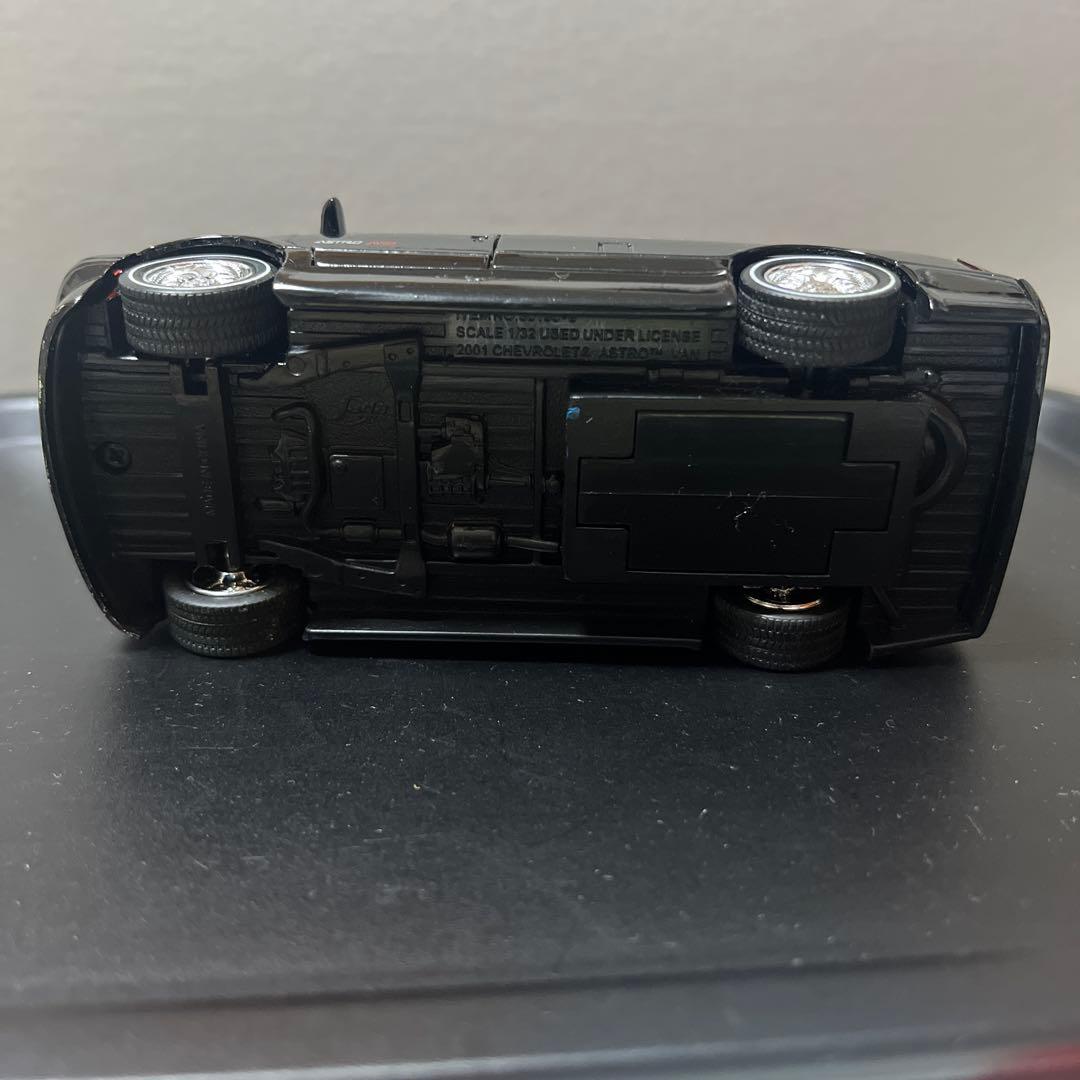 シボレーアストロ　プルバックカー　黒