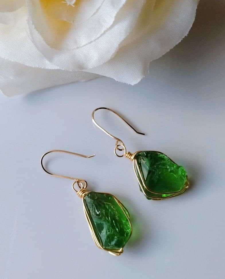 Kgf14 希少 アンダラクリスタル エメラルドシフト 原石 ピアス