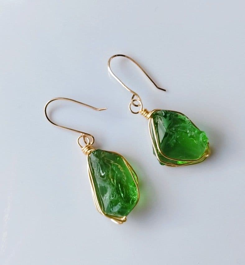 Kgf14 希少 アンダラクリスタル エメラルドシフト 原石 ピアス