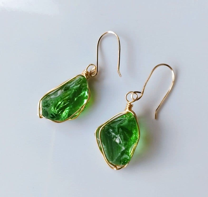 Kgf14 希少 アンダラクリスタル エメラルドシフト 原石 ピアス