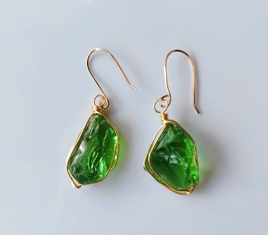 Kgf14 希少 アンダラクリスタル エメラルドシフト 原石 ピアス