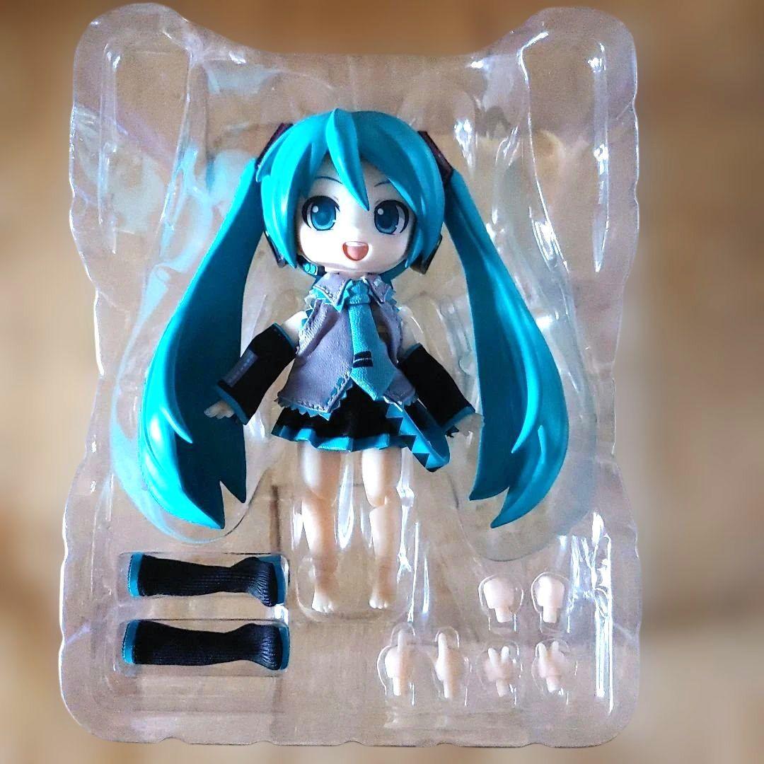 ねんどろいど　どーる　初音ミク フィギュア 　おまけ付き
