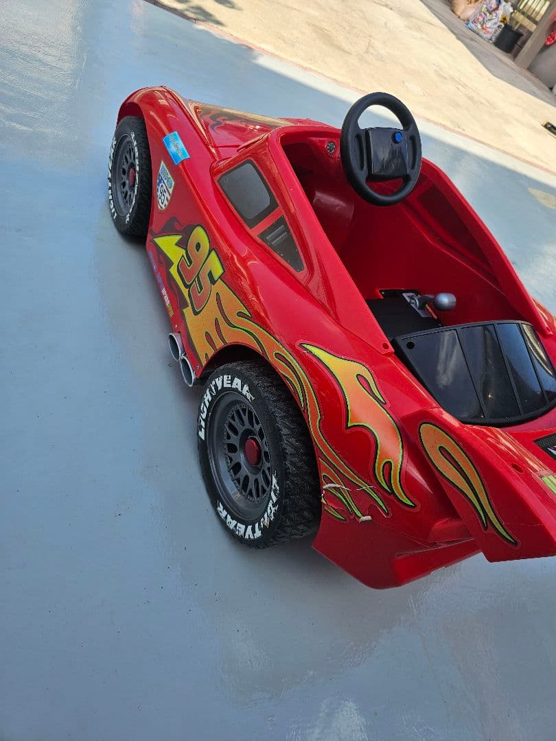 ライトニング・マックイーン 電動カー