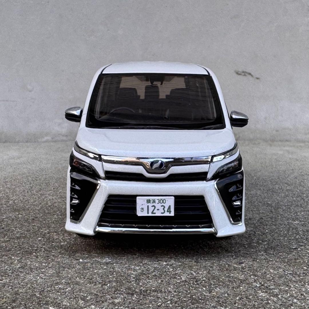 リンコデ様　1/30 トヨタ ヴォクシー カラーサンプル ミニカー