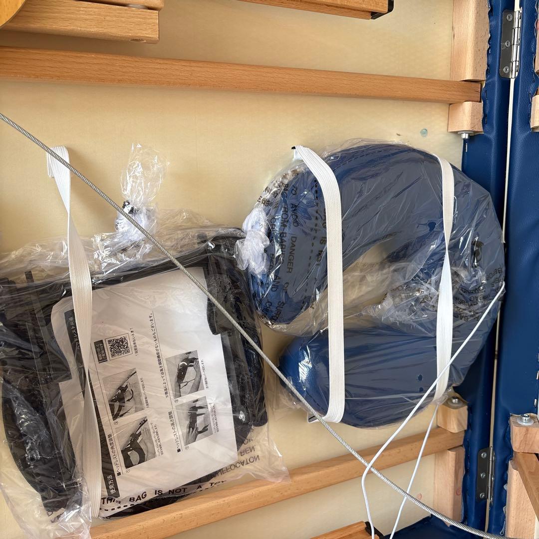 送料込み/折りたたみマッサージベッドV-004木製/長さ185cm×幅70cm