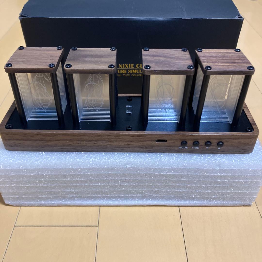 ニキシー管クロック 時計 擬発光管時計レトロモダン木製クロック　新品未使用品