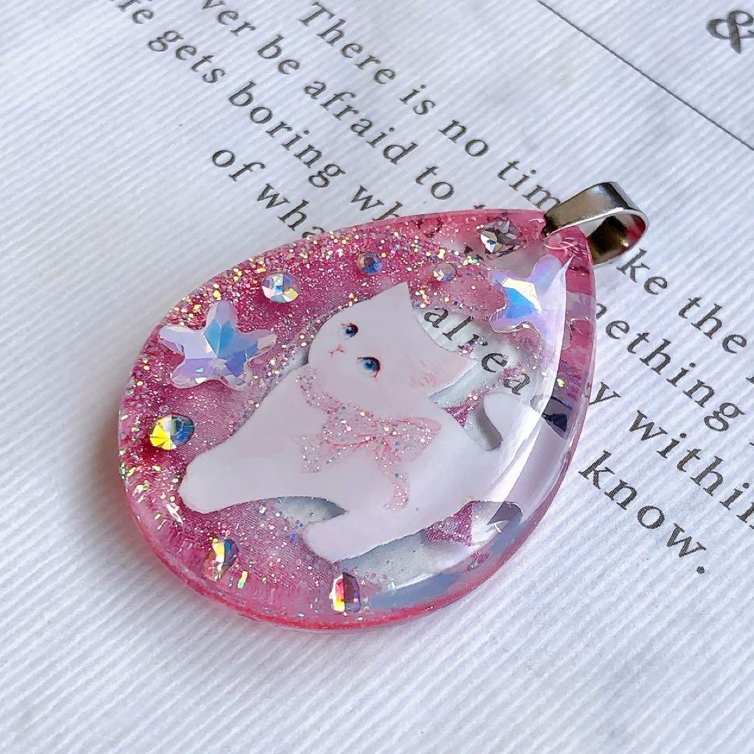 同梱値引100円❤️No.2584 レジン ペンダントトップ 猫 ネコ ねこ ♡