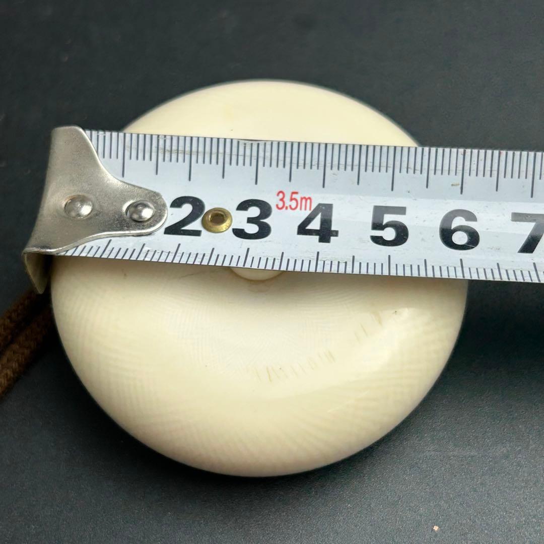 美術品　根付け　饅頭　白材　111g