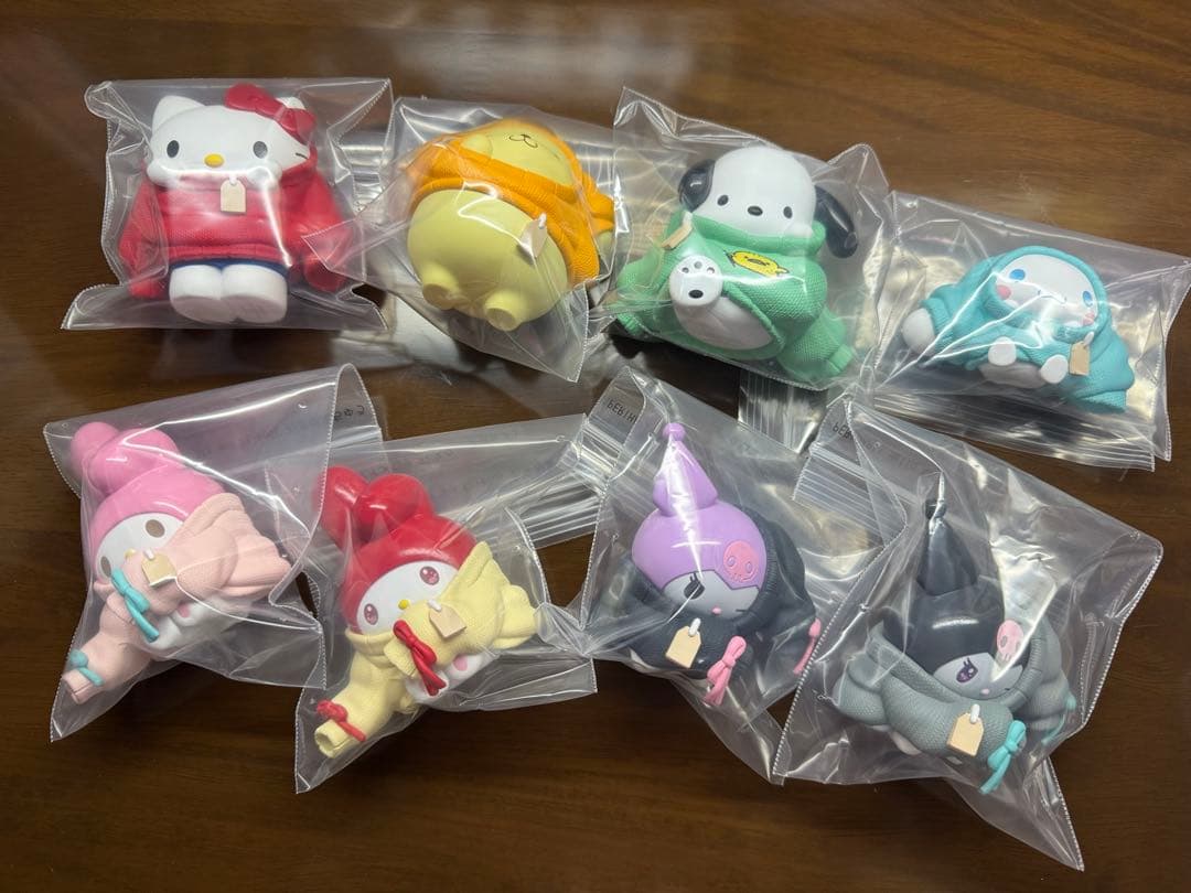 PERIHAPI! サンリオ　肩ズンHug. おきがえちゅう　コンプリートセット