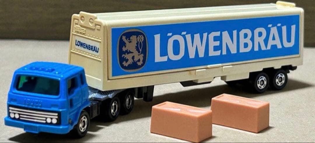 ロングトミカ いすゞ V12 ウイングルーフトレーラー LOWENBRAU