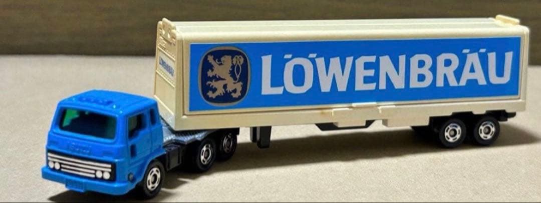 ロングトミカ いすゞ V12 ウイングルーフトレーラー LOWENBRAU