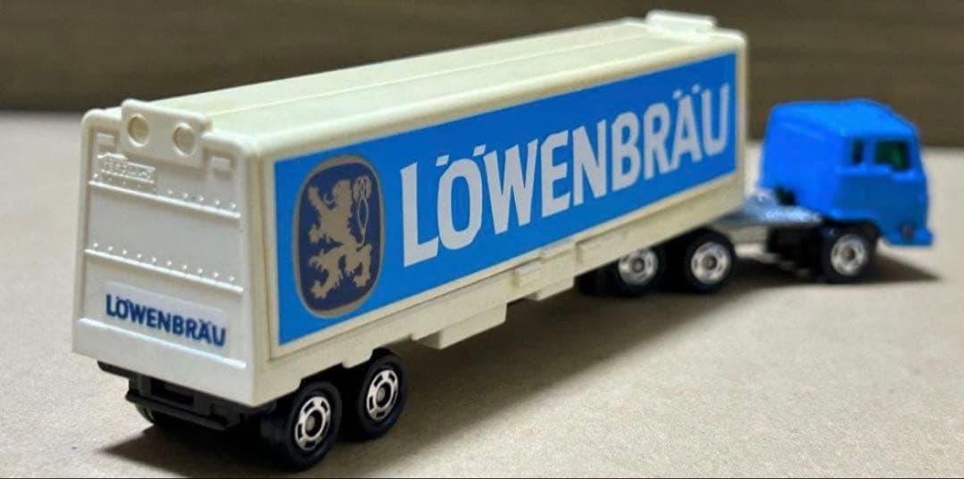 ロングトミカ いすゞ V12 ウイングルーフトレーラー LOWENBRAU