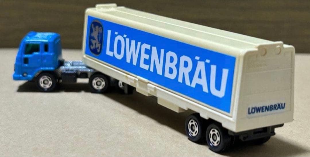 ロングトミカ いすゞ V12 ウイングルーフトレーラー LOWENBRAU