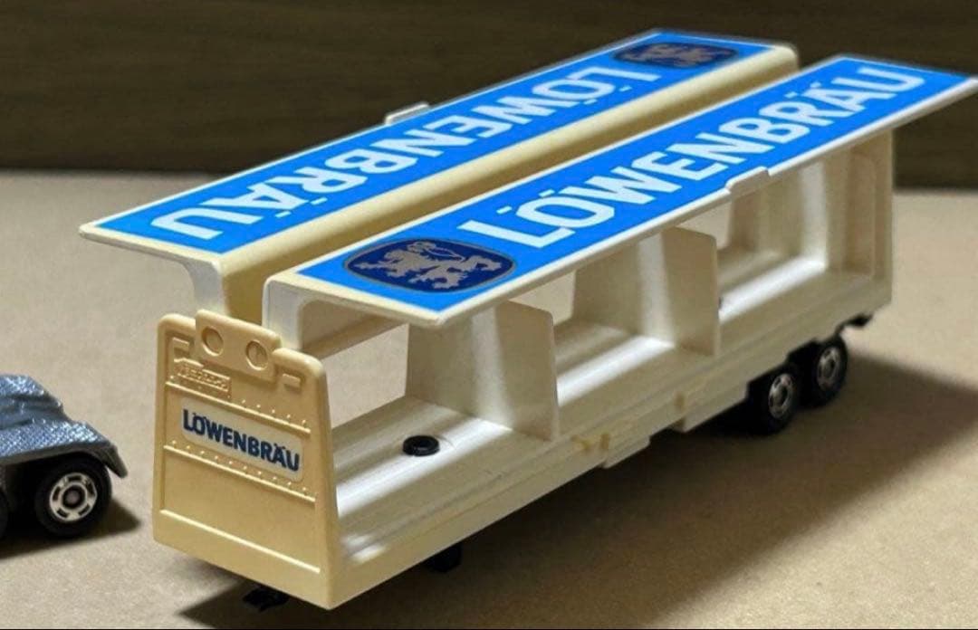 ロングトミカ いすゞ V12 ウイングルーフトレーラー LOWENBRAU