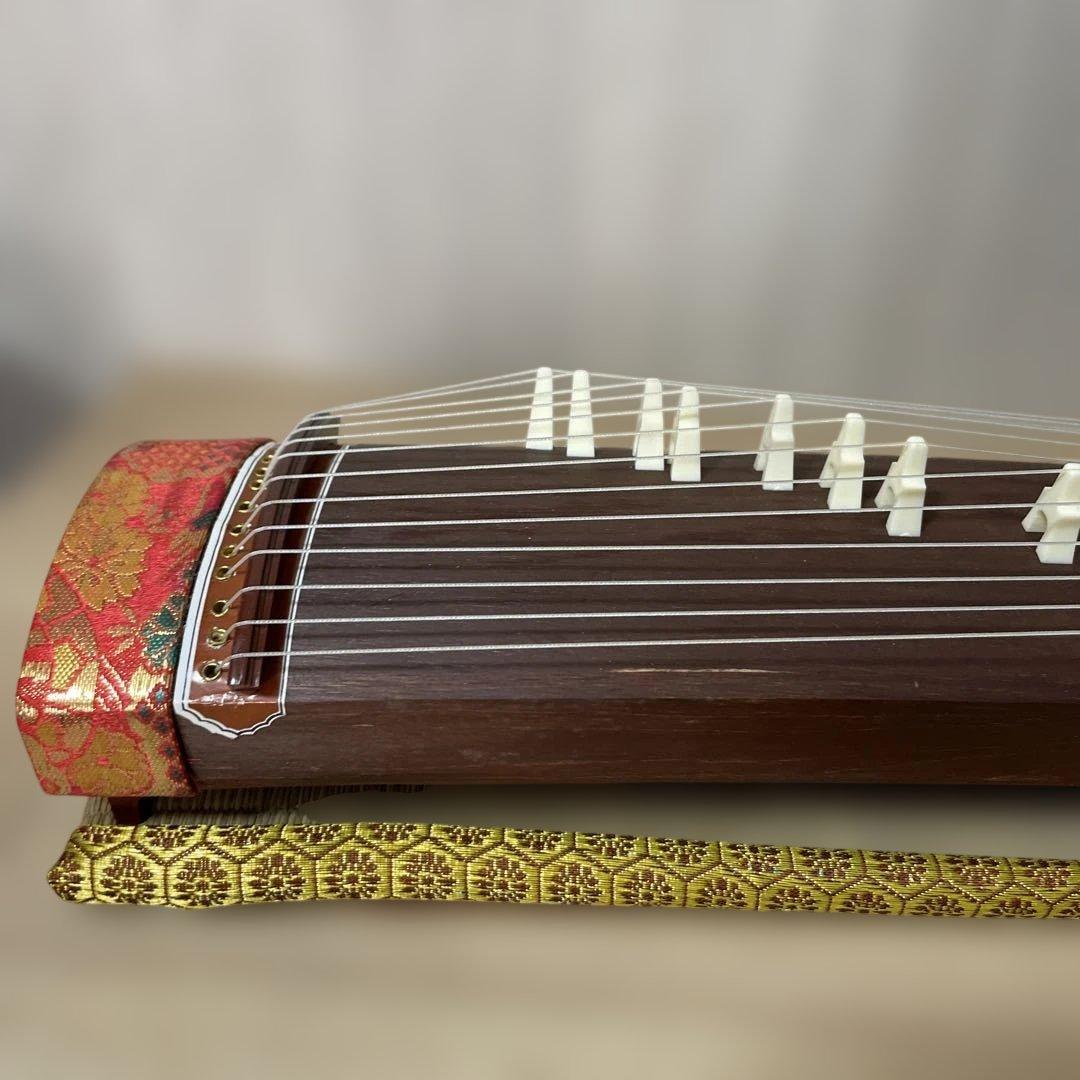 和風ミニ琴 13弦 卓上サイズ 誰でも弾ける入門琴 和楽器インテリアZs294