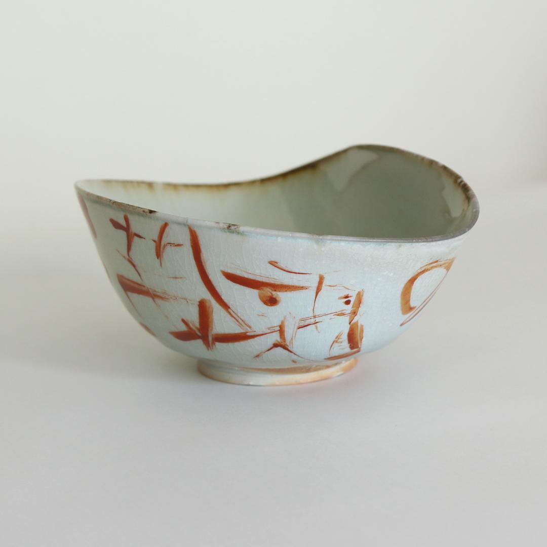 陶芸作家　光藤佐さん　たわみ赤絵鉢　白磁