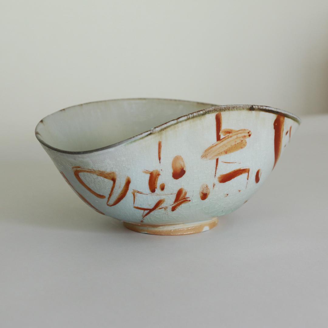 陶芸作家　光藤佐さん　たわみ赤絵鉢　白磁