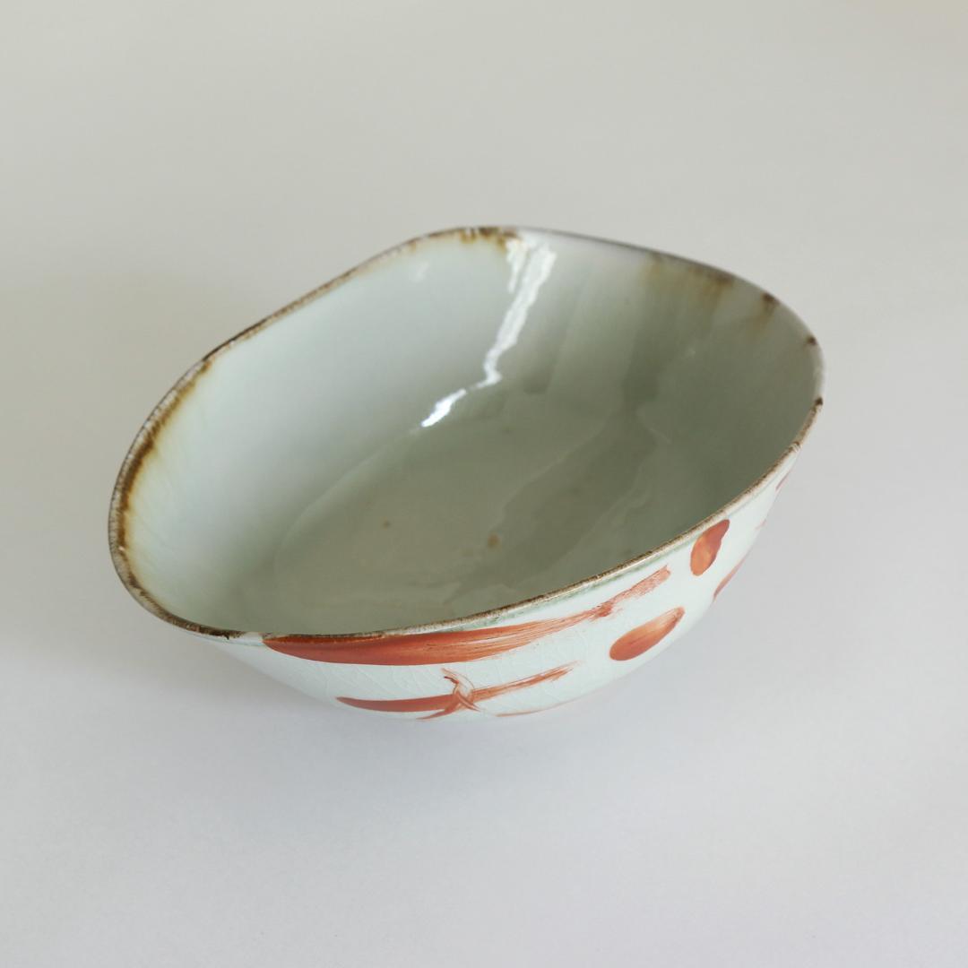 陶芸作家　光藤佐さん　たわみ赤絵鉢　白磁