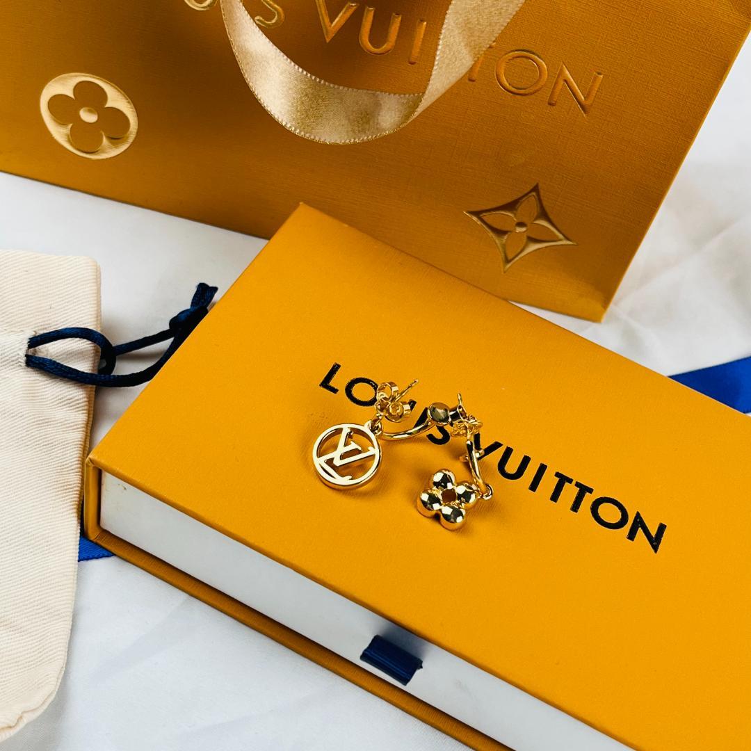 LOUIS VUITTON ブックルドレイユ ブルーミング ピアス ノベルティ