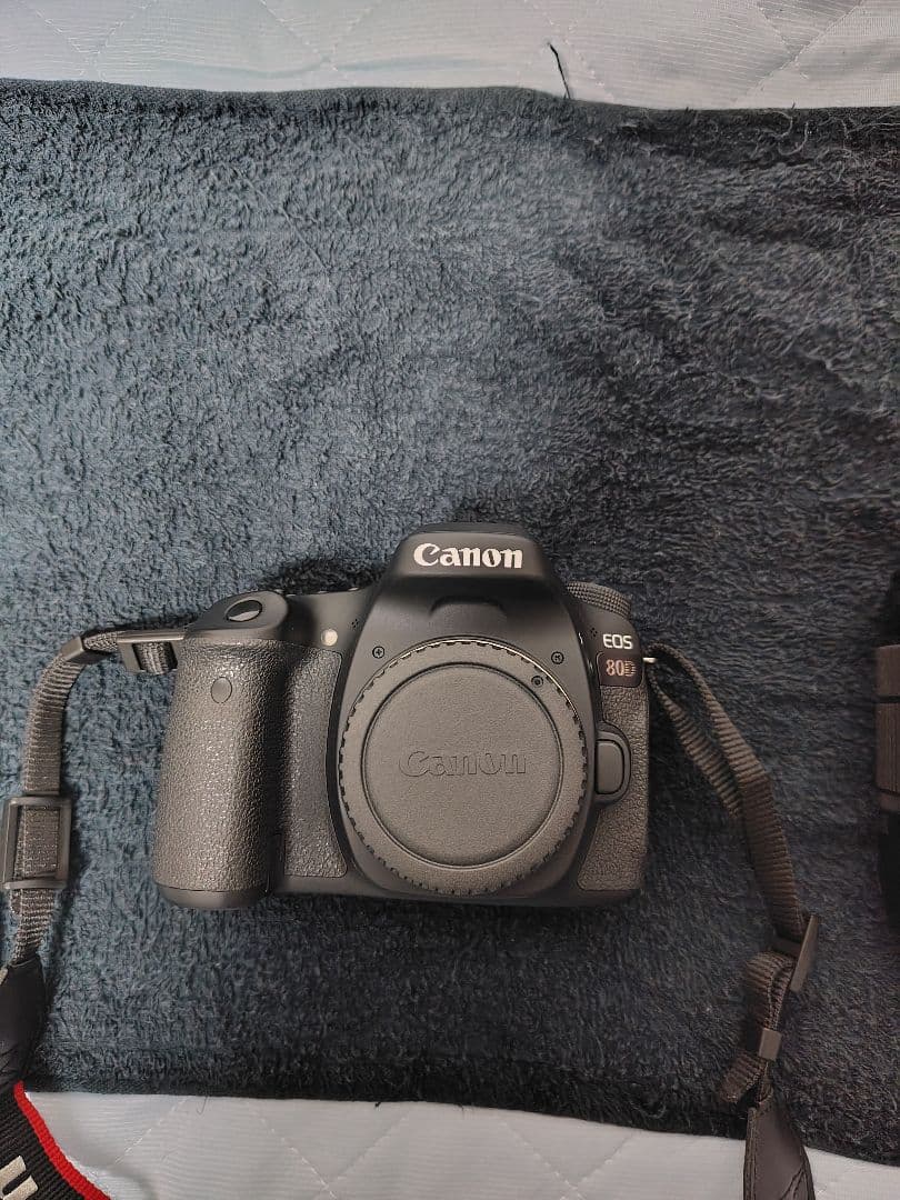 Canon EOS 80D デジタル一眼レフ 本体とレンズ付き