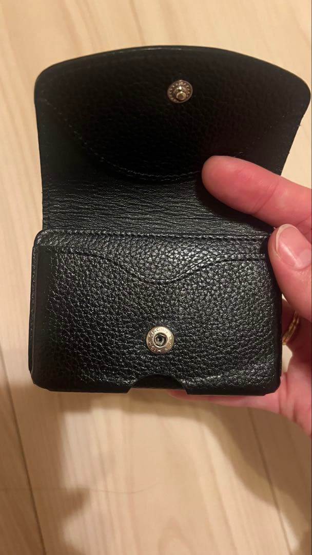 メゾンエスボンド　三つ折り財布