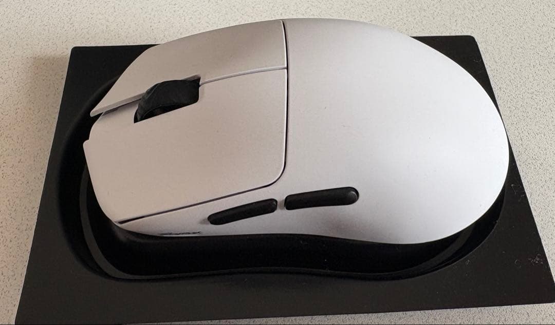 Scyrox V6 ワイヤレスゲーミングマウス　ホワイト